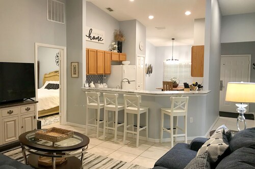 Orlando BeachHouse ❤️ Expanded pool deck & HotTub Recent renos, close to Disney!