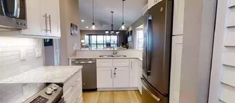 Luxury Waterfront Condo on Bouchelle Island NSB