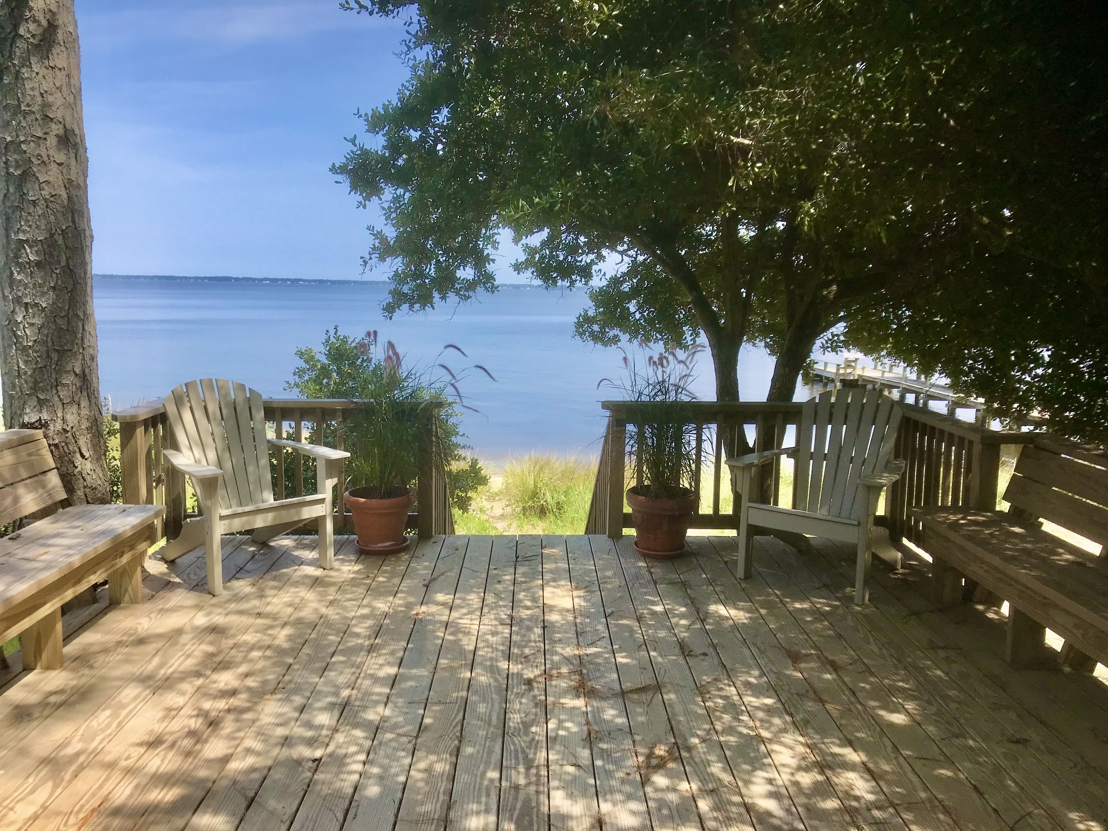 Charming Waterfront Studio w/ Private Sandy Beach