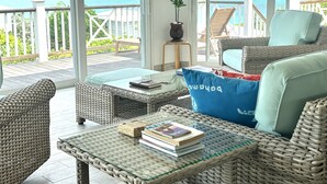 TV connectée, livres, chaîne hi-fi, imprimantes