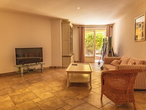 Televisie en een tafeltennistafel