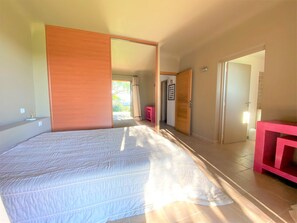 5 chambres, fer et planche Ă repasser, Wi-Fi gratuit, draps fournis