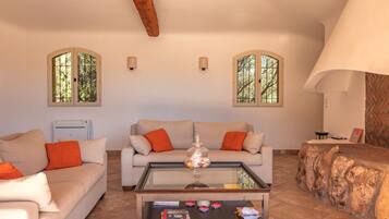 Televisie en een tafeltennistafel