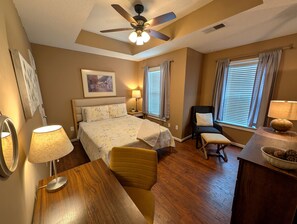 3 bedrooms, iron/ironing board, free WiFi, bed sheets - Cozy House near Ole Miss & M-Trade! (Oxford)