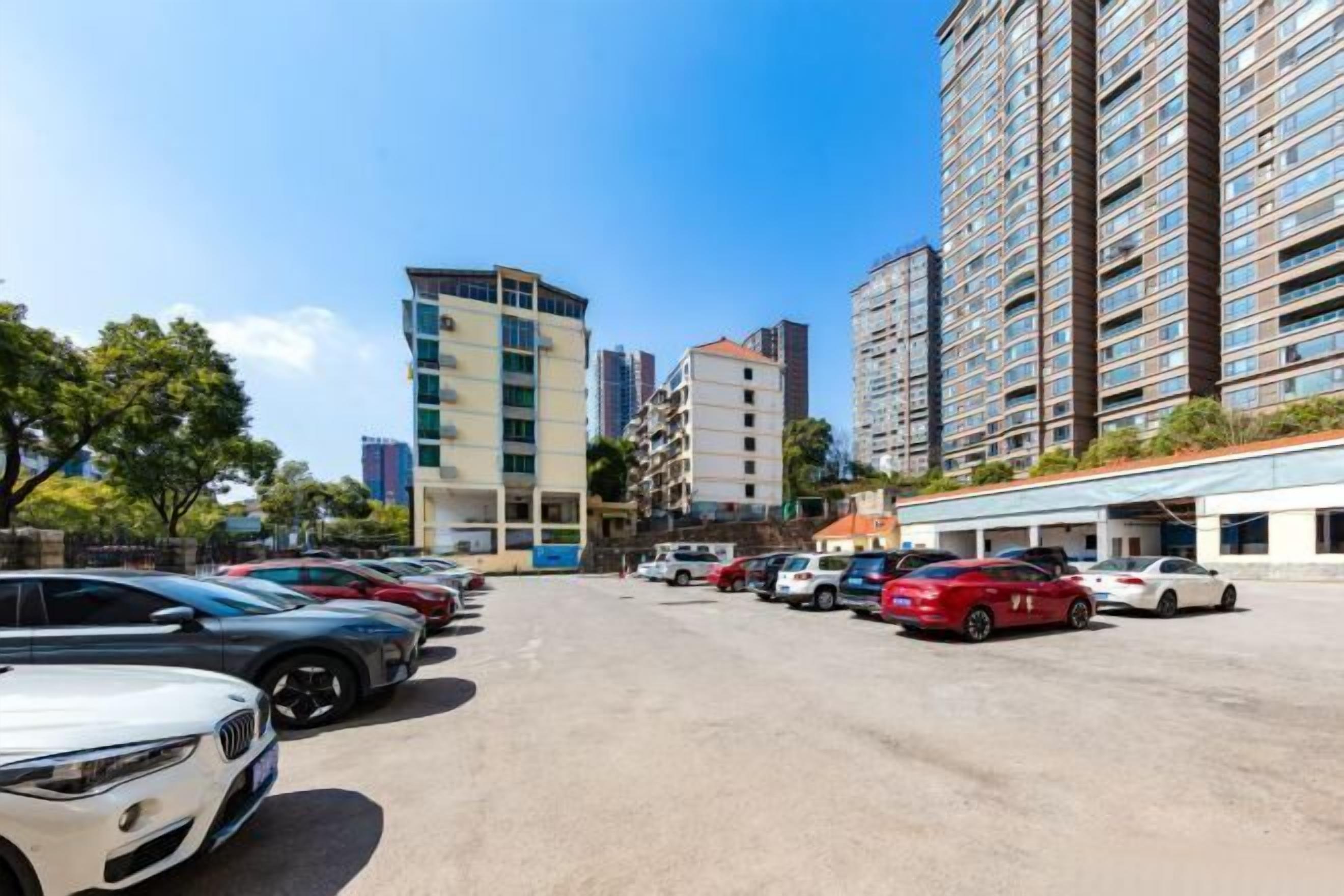 المنشأة من الخارج