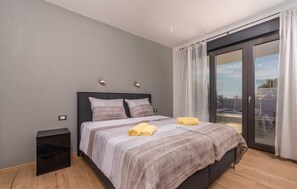 4 bedrooms, iron/ironing board, free WiFi, bed sheets - Luxury Villa Immensity with Pool (Krnica)