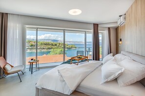 4 bedrooms, iron/ironing board, free WiFi - Luxury Villa Golden Hour with Pool (Jelsa)