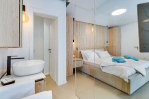 4 Schlafzimmer, Bügeleisen/Bügelbrett, kostenloses WLAN