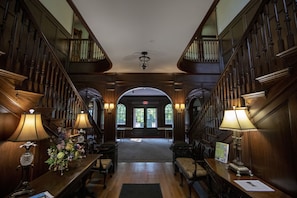 24-Zoll-Flachbildfernseher mit Kabelempfang, Fernseher