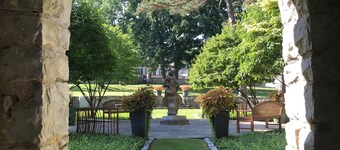 Surrey-Williamson Inn