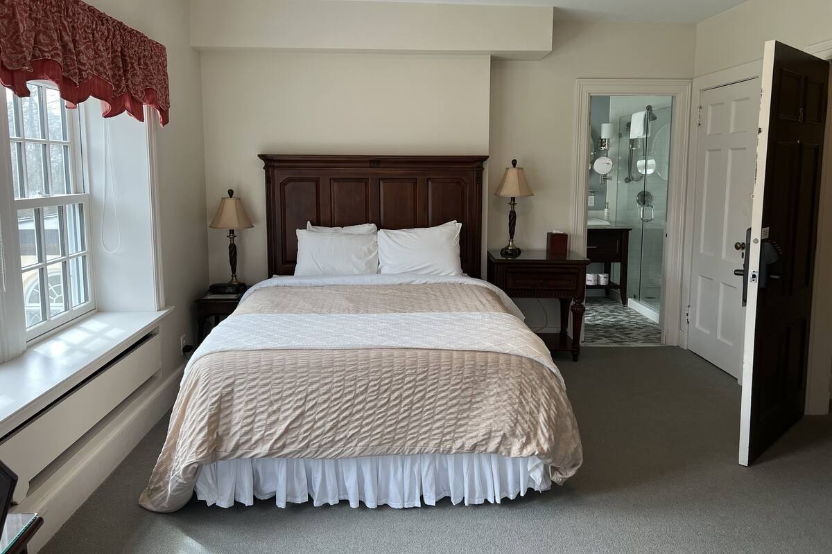 Room | Blackout drapes, iron/ironing board, free WiFi, bed sheets