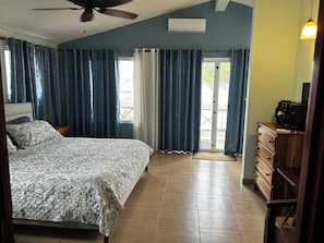 4 bedrooms, free WiFi, bed sheets