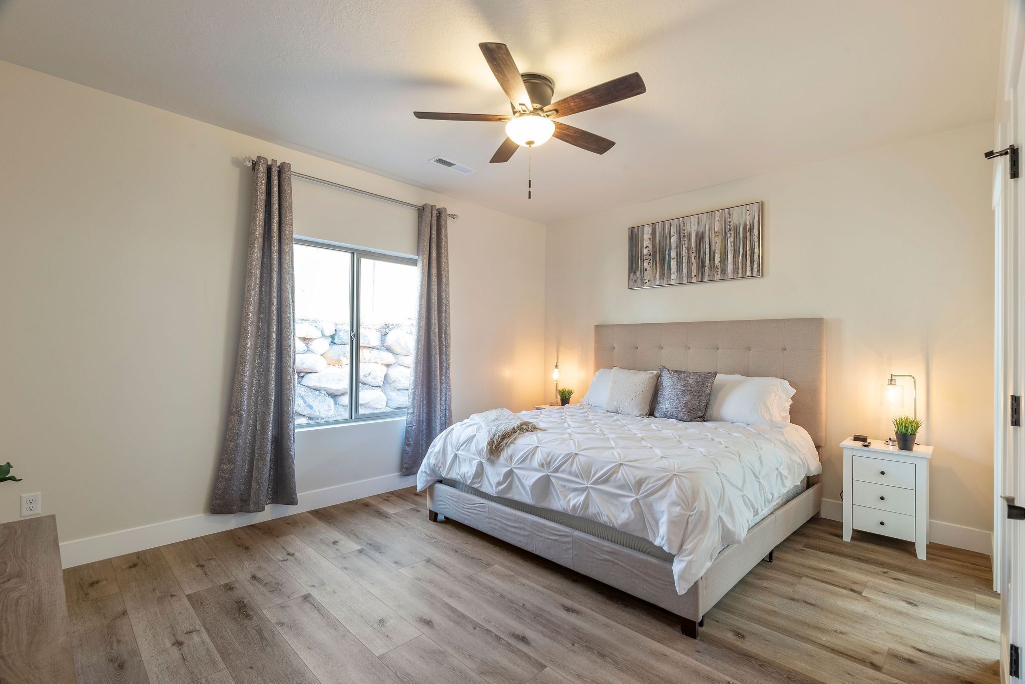 3 quartos, cortinas blackout, ferros/tábuas de passar roupa