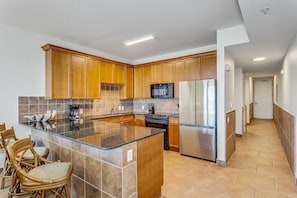 Fridge, microwave, dishwasher, coffee/tea maker