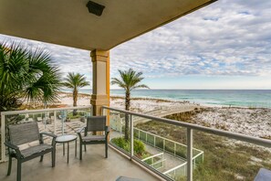 Property grounds - BC 201A Beach Club 2B Gulf Front w/Daily Beach Chair Set! (Pensacola Beach)