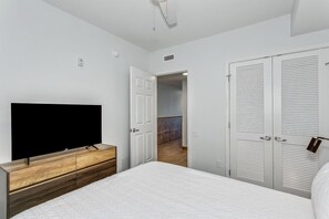 1 bedroom, iron/ironing board, WiFi, bed sheets - Gorgeous Gulf Front 1B Condo w/ Daily Beach Chairs! (Pensacola Beach)