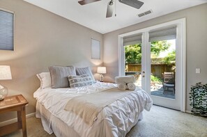 3 bedrooms, iron/ironing board, free WiFi, bed sheets - Sonoma Wine Country Retreat | Hot Tub, BBQ & Mini Golf Fun (Santa Rosa)
