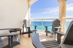 Property grounds - BC-1602 Beach Club 3B Gulf Front w/Dly Beach Chair Set! (Pensacola Beach)