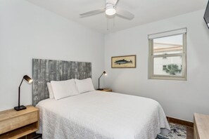 2 bedrooms, iron/ironing board, WiFi, bed sheets - Beach Club 2B Gulf Front*Daily Beach Chair Set (Pensacola Beach)