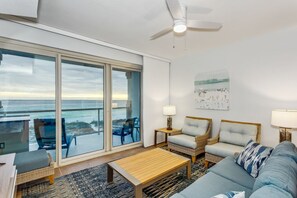 Smart TV - 2B Gulf Front*Beach Chairs* BC 305A (Pensacola Beach)