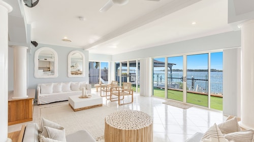 Salty Dayz - Designer Waterfront - Holiday Yamba