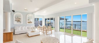 Salty Dayz - Designer Waterfront - Holiday Yamba