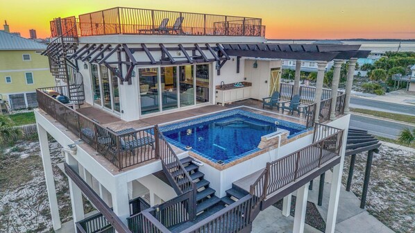 Unclassified image, 1 of 53, button