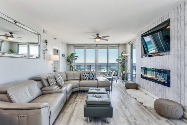 TV, fireplace