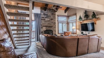 Télévision, cheminée