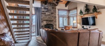 Mammoth Creek Townhome # 40 Updated 2 bedrooms and Loft 2 & 1/2 bath Steps to free town shuttle stop