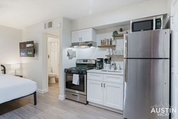 Fridge, microwave, oven, stovetop