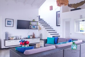 Deluxe Villa | Living area