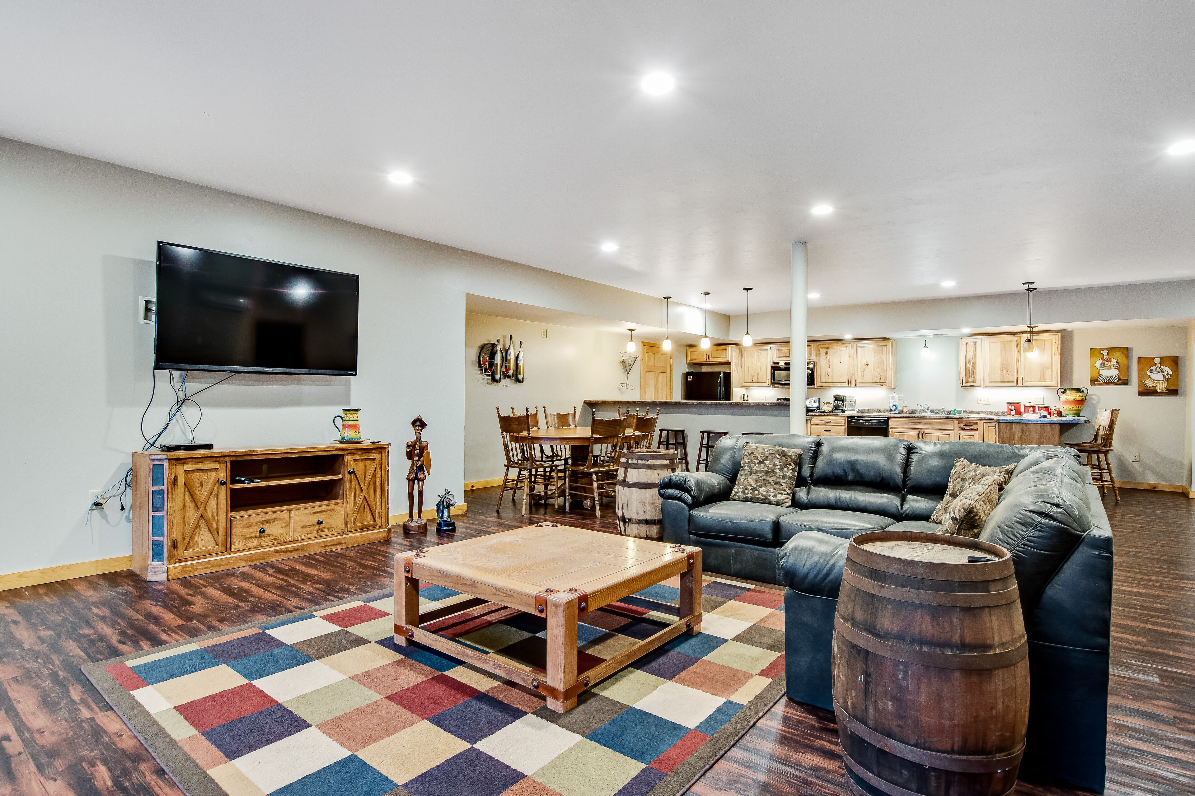 Spacious Lakefront Home with Dock - Water Views, Free Internet, Washer & Dryer