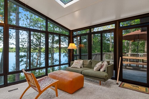 Lakefront home w/ deck, grill, fireplace, firepit, AC, & WiFi