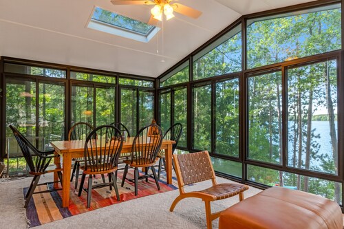 Lakefront home w/ deck, grill, fireplace, firepit, AC, & WiFi