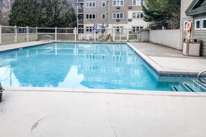 A heated pool - Walk to lifts condo with mountain view, heated pool, fireplace, & fitness room (Jeffersonville)