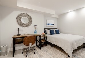 1 quarto, escrivaninha, ferros/tábuas de passar roupa, Wi-Fi de cortesia