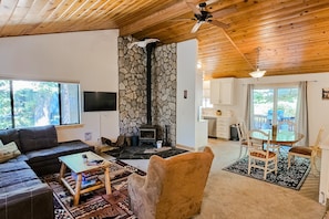 TV, fireplace, DVD player