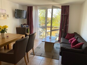 Télévision, lecteur de DVD, chaîne hi-fi