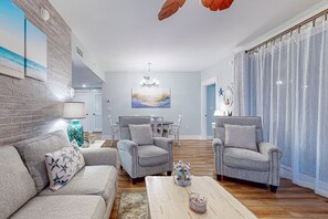 Televisión y chimenea 