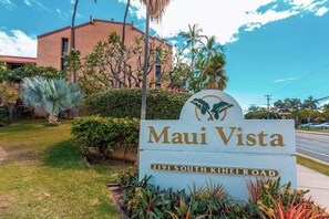 Exterior detail - Kihei, Maui - Fully Renovated, A/C, Pool, Tennis, Beach (Kihei)