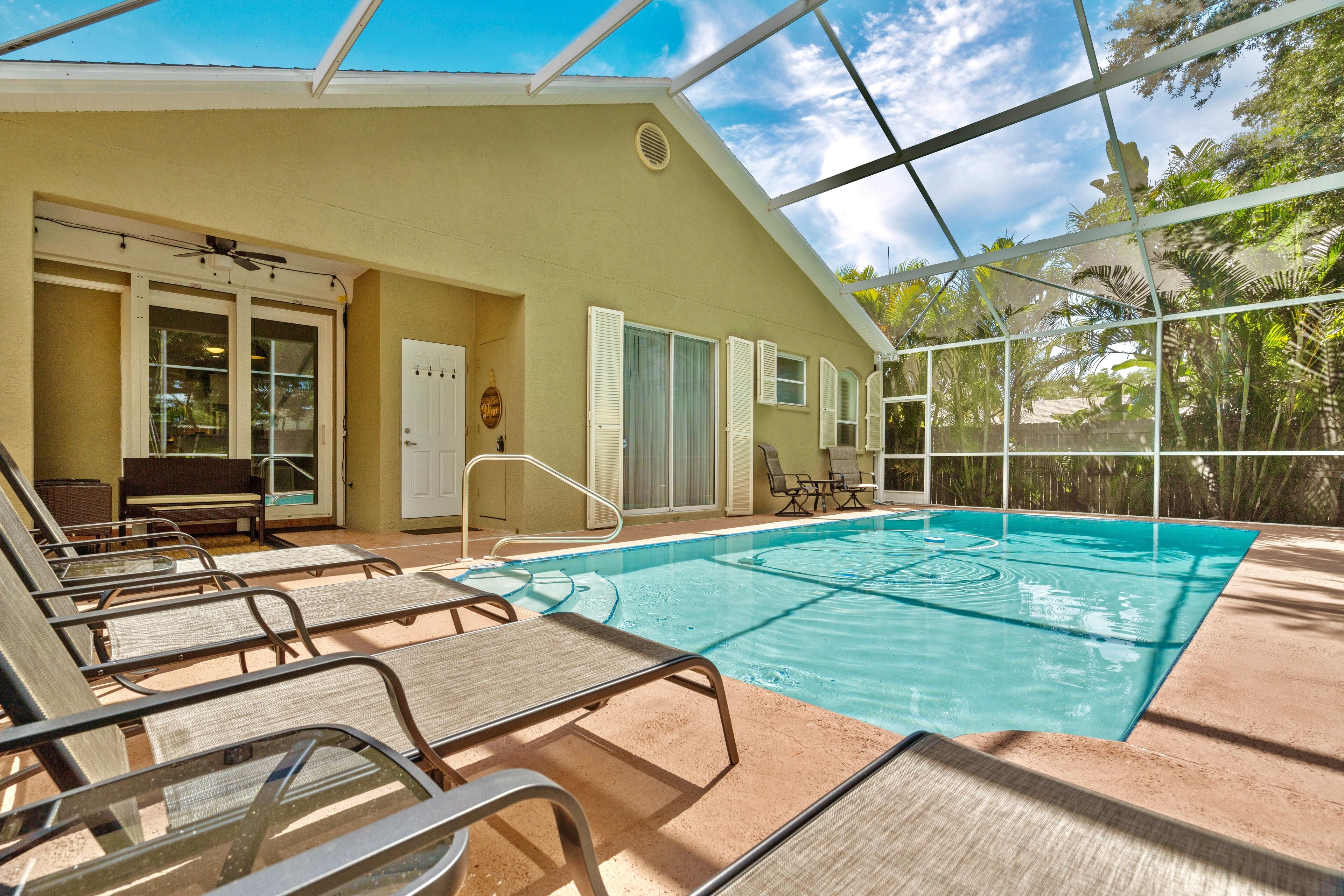 STUNNING! POOL HOUSE MINUTES AWAY FROM BEACH!