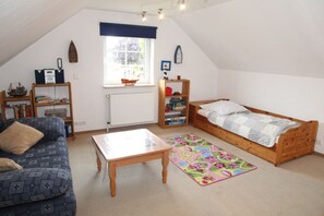 3 bedrooms, in-room safe, WiFi - Ohlig - Holiday home (85sqm) for 5 persons and dog with fireplace and large garden (Norden)