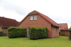 Exterior - Ohlig - Holiday home (85sqm) for 5 persons and dog with fireplace and large garden (Norden)