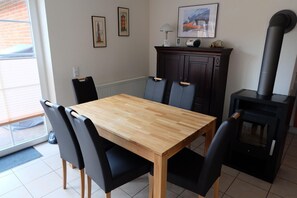 Unclassified image, 4 of 30, button