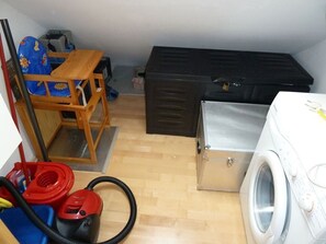 Unclassified image, 3 of 30, button