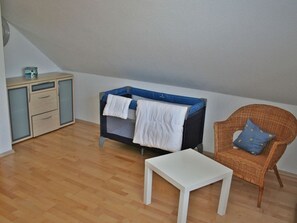 Unclassified image, 2 of 30, button