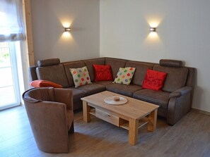 TV, fireplace, stereo - Aloha - Beautiful vacation home in a central location (Krummhörn)