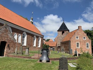 Unclassified image, 4 of 35, button