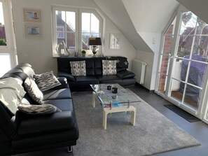 Télévision, lecteur de DVD, chaîne hi-fi